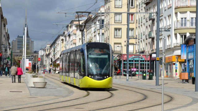 Brest - Le tramway en plein coeur du centre ville