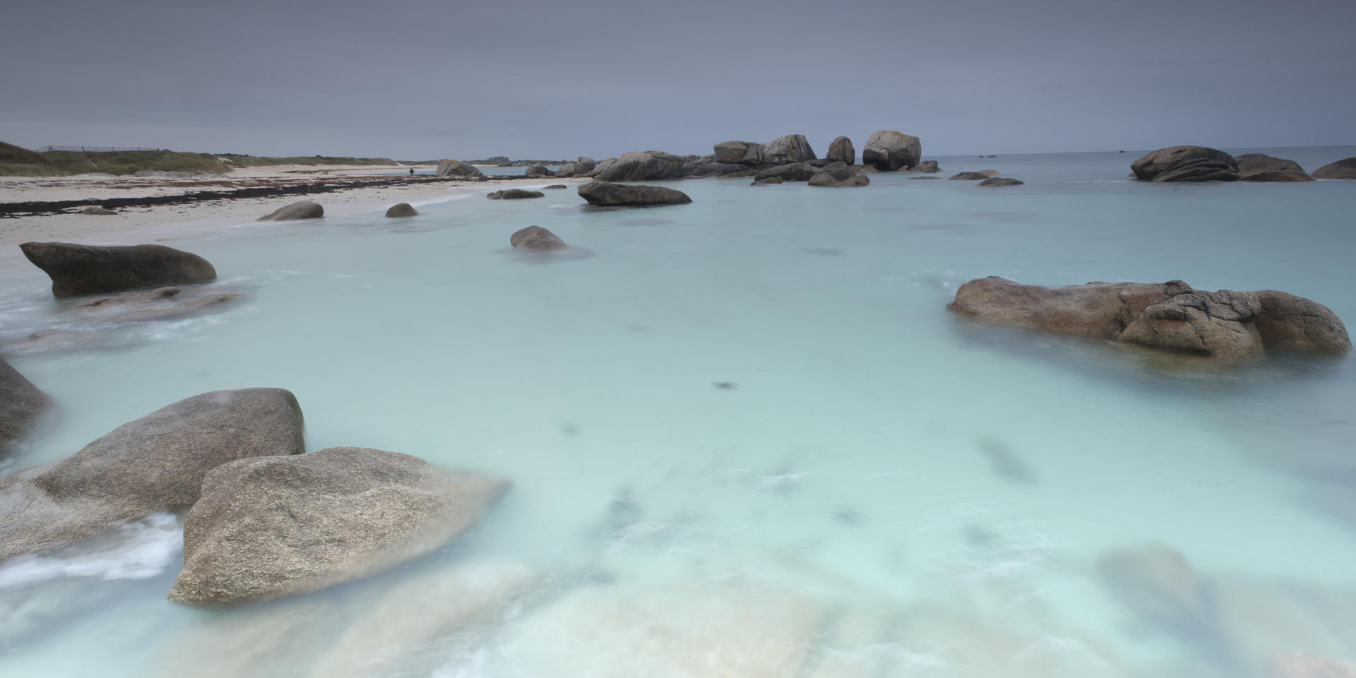 France, Finistère (29), Brignogan-Plages, l'eau turquoise de la grande plage sur la Côte des Légendes au cœur du Pays pagan