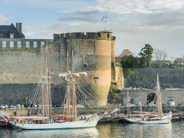 Le château sur le port militaire - Brest