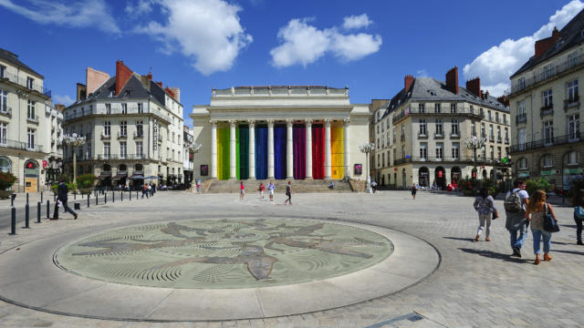 La place Graslin dans le centre-ville de Nantes et son théâtre