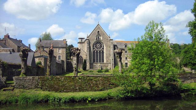 Vue de l'Abbaye de Léhon
