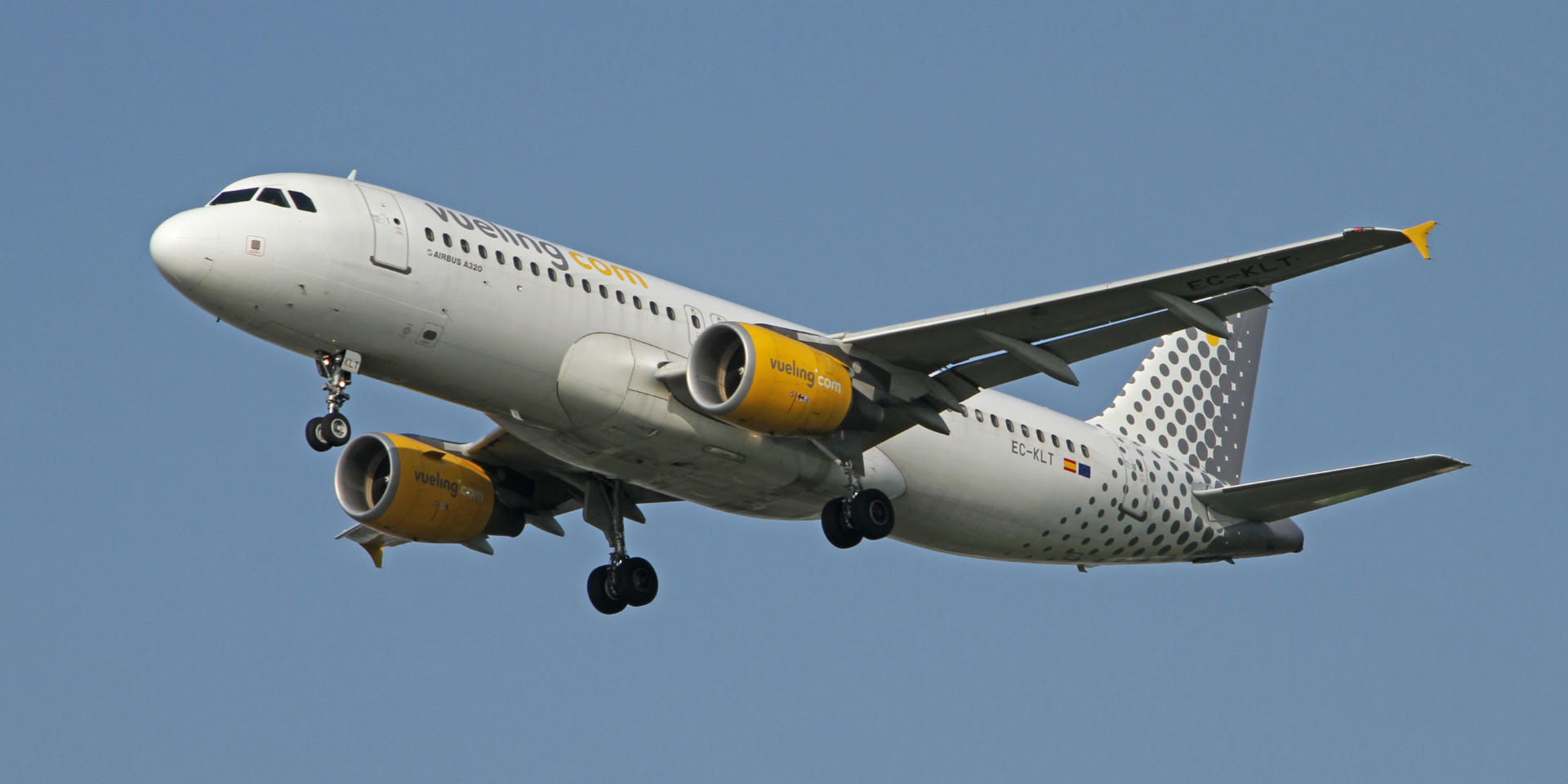Airbus A320 216 Ec Klt Vueling Airlines Ronnie Macdonald