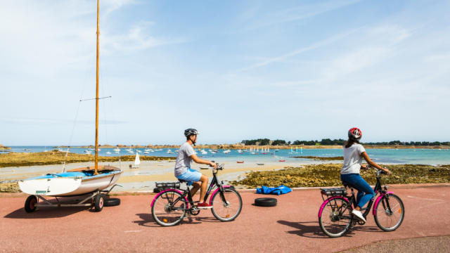 Balade en vélek'tro sur la Côte de Granit rose