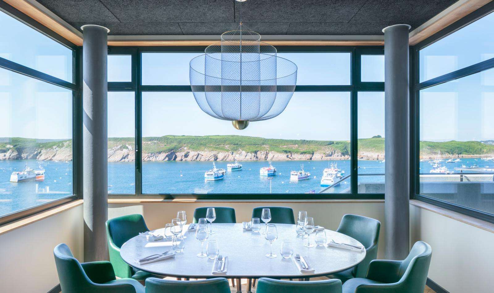 Hôtel Sainte-Barbe - salle de restaurant vue mer