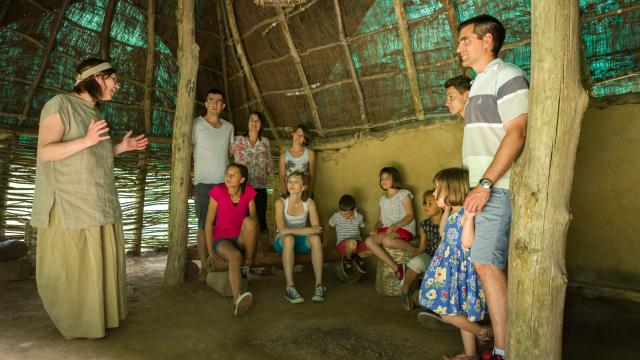 Animations au sentier de découverte de l'archéologie des Menhirs de Monteneuf