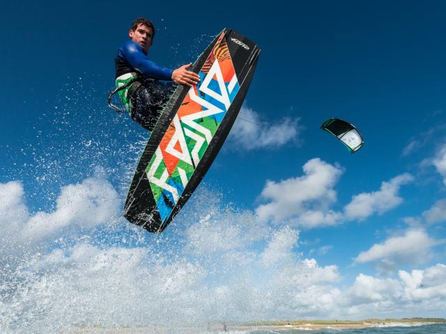 etienne-lhote-kite-surfer--kerhillio-emmanuel-berthier2.jpg