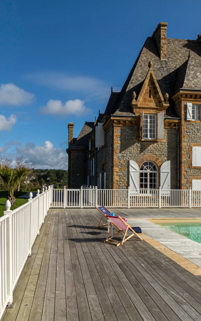 Crozon - Manoir De Rulianec - Façade et piscine