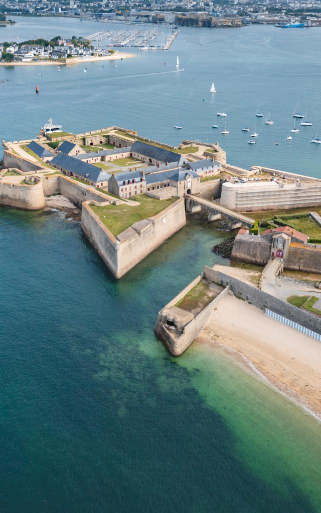 Port Louis Citadelle Et Plage Thibault Poriel