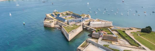 Port Louis Citadelle Et Plage Thibault Poriel