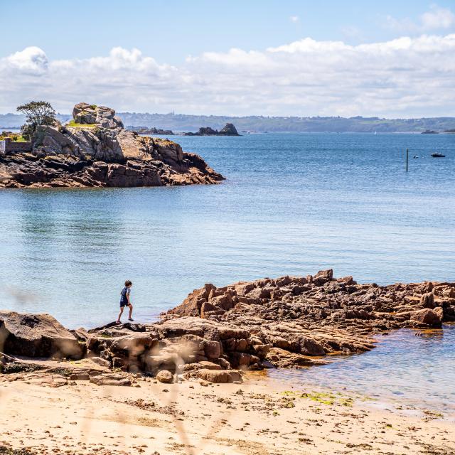 Île de Bréhat - Enfant sur la plage