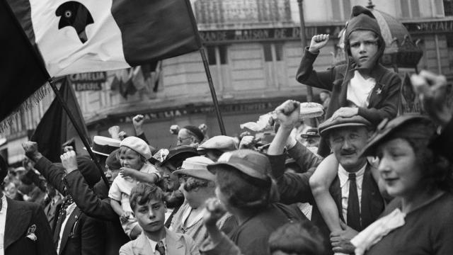 Défilé de la victoire du Front Populaire - Paris, 1936