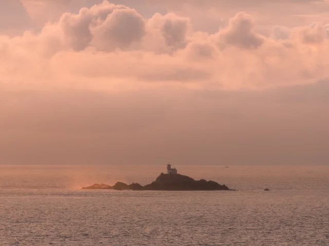 Raz de Sein - Phare de Tévennec