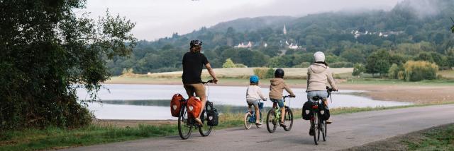 Mûr-de-Bretagne - A vélo en famille