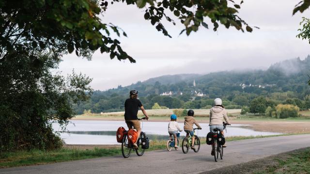 Mûr-de-Bretagne - A vélo en famille