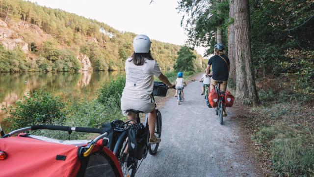 Bains-sur-Oust - Balade en vélo à l'île aux Pies