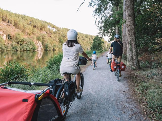 Bains-sur-Oust - Balade en vélo à l'île aux Pies