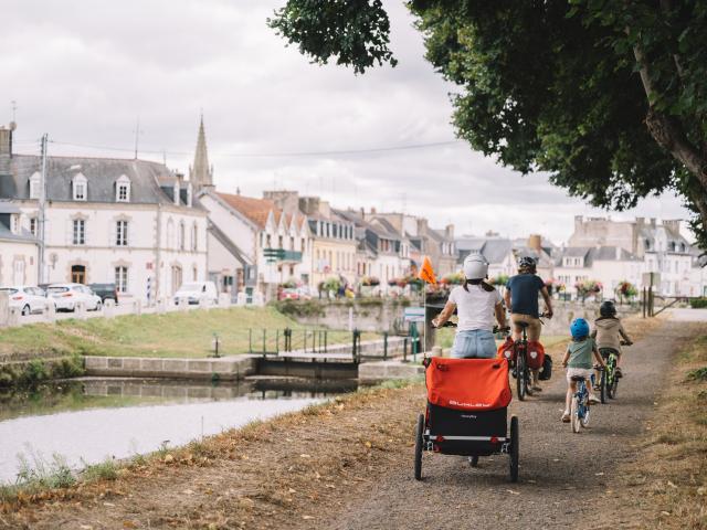 Pontivy - Balade à vélo le long du Canal de Nantes à Brest