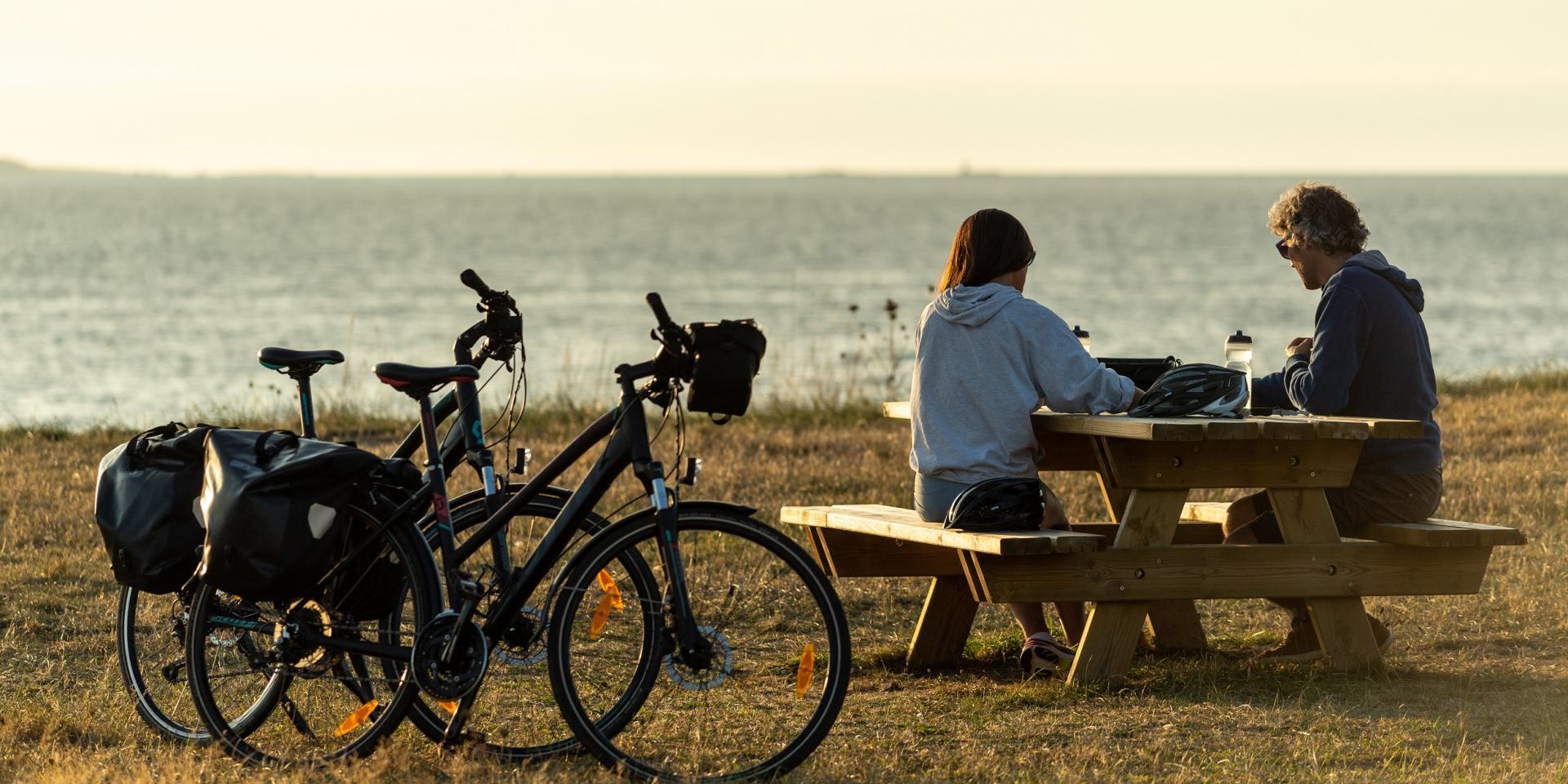 Identify the cycle paths Brittany tourism