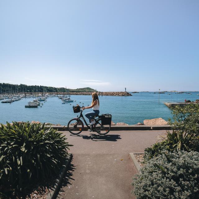 Trébeurden - Balade à vélo sur le port
