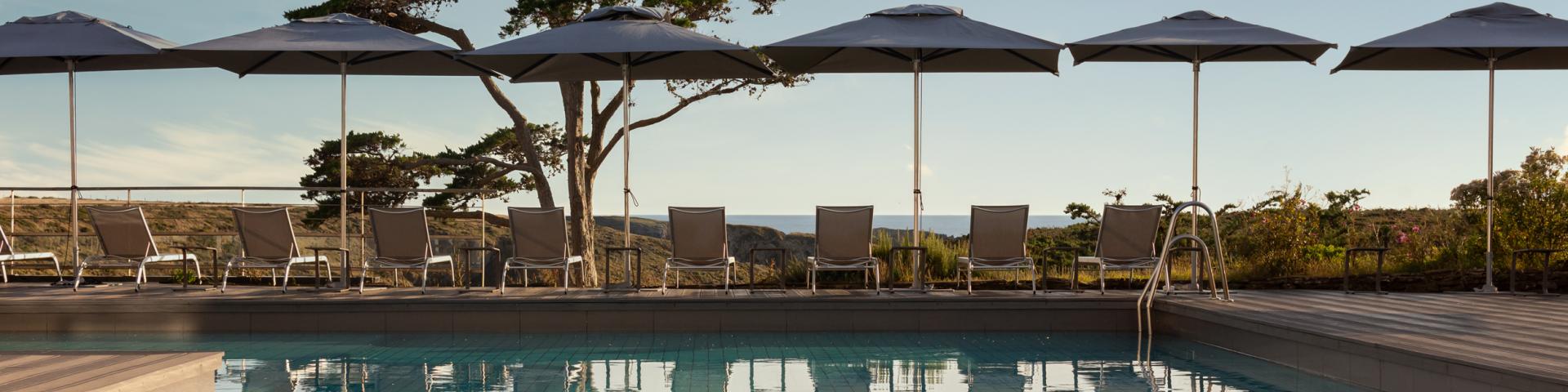 Belle île - Castel Clara Thalasso & Spa - piscine vue mer