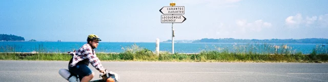 Carantec - Locquénoloé - Route de la Corniche - Cycliste - Panneau de signalisation