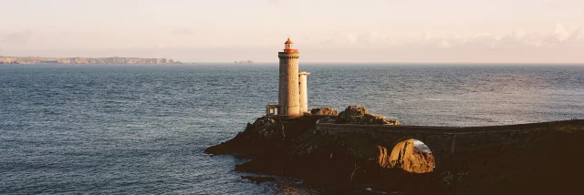 Plouzane - Phare du Petit Minou - Pont - Soleil couchant - Crepuscule