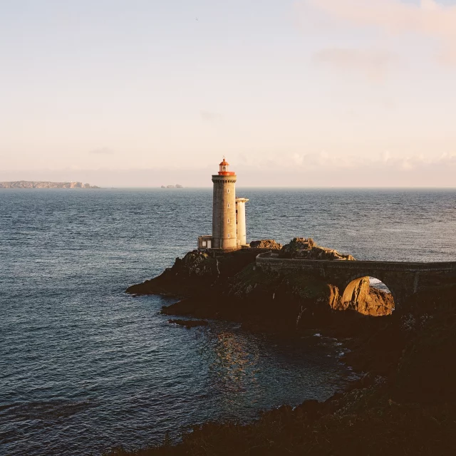 Plouzane - Phare du Petit Minou - Pont - Soleil couchant - Crepuscule