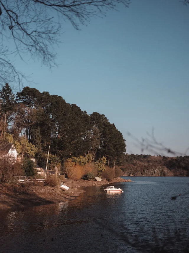 Lac de Guerlédan - Bateau à moteur