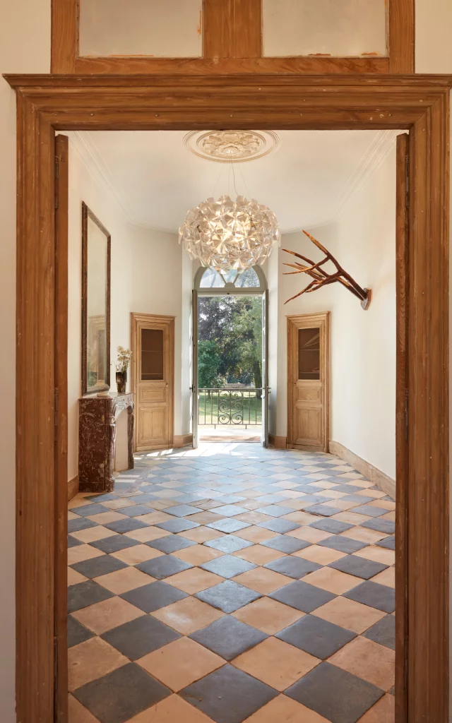 Le Mezo - Entrée Chateau