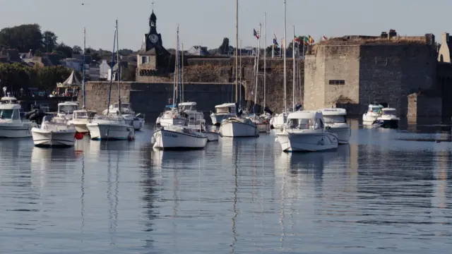 Concarneau - Remparts et port de plaisance