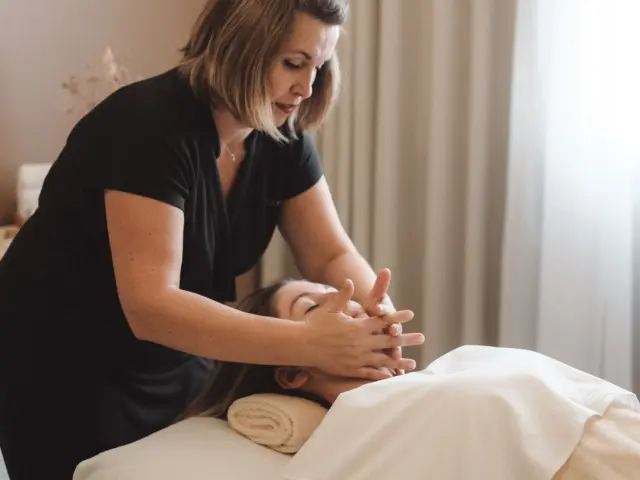 Modelage du visage à la Thalassothérapie de Quiberon