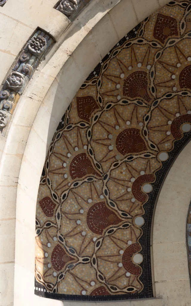 Façade piscine Saint-Georges, Mosaïque Odorico