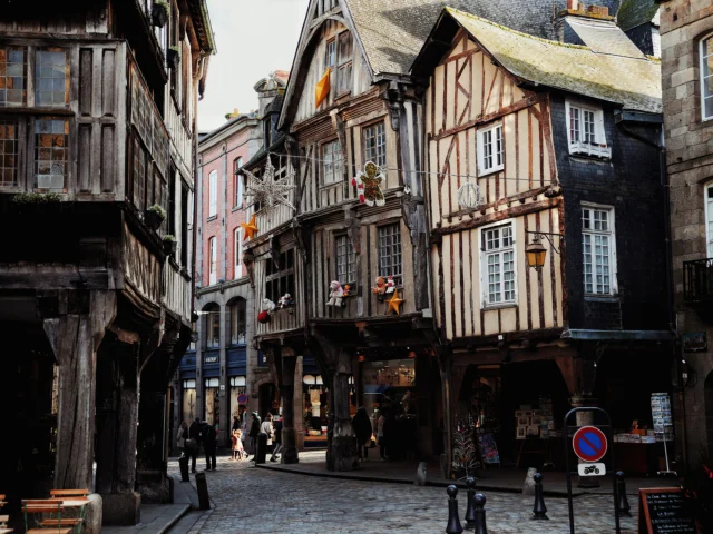 Dinan - centre historique à Noël