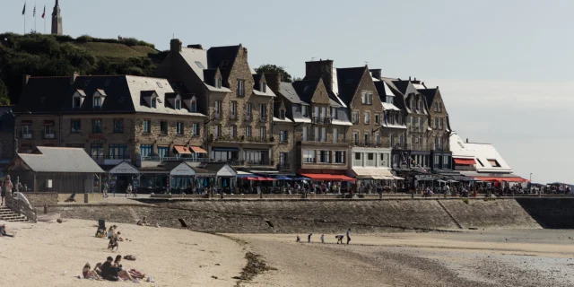 Cancale - Port et plage de Cancale