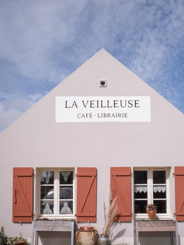 La Veilleuse, café librairie