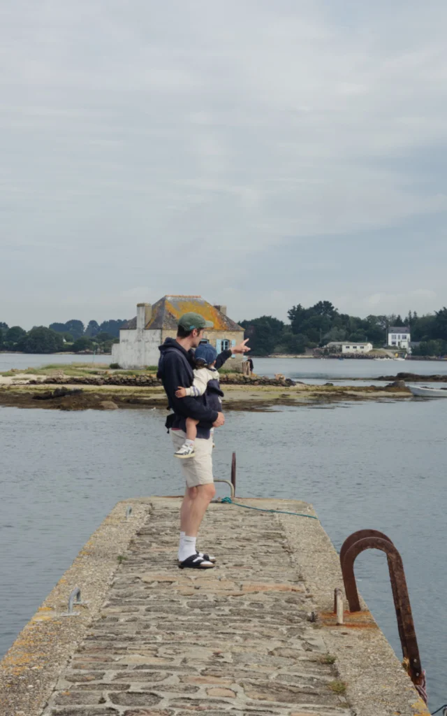Saint-Cado - En famille sur le port de Saint-Cado