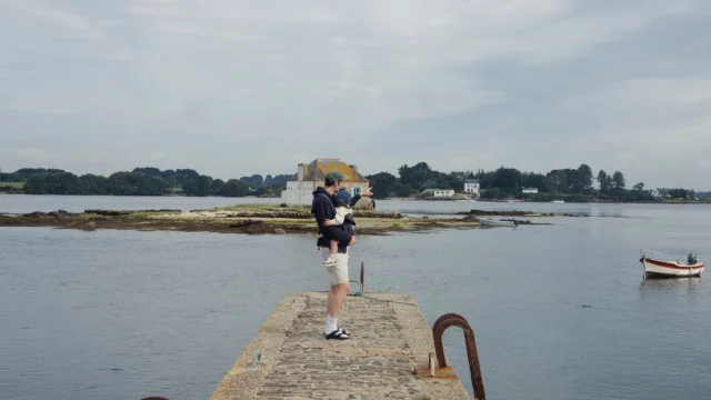 Saint-Cado - En famille sur le port de Saint-Cado