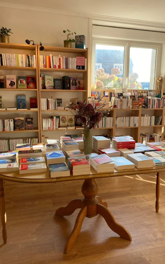 Elizabeth & Jo Librairie-café
