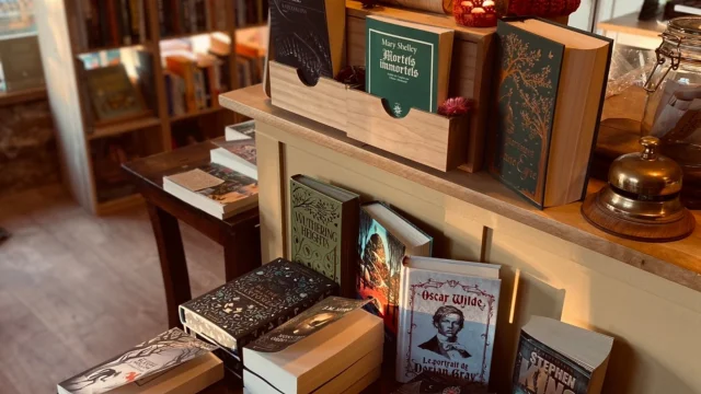 Elizabeth & Jo Librairie-café