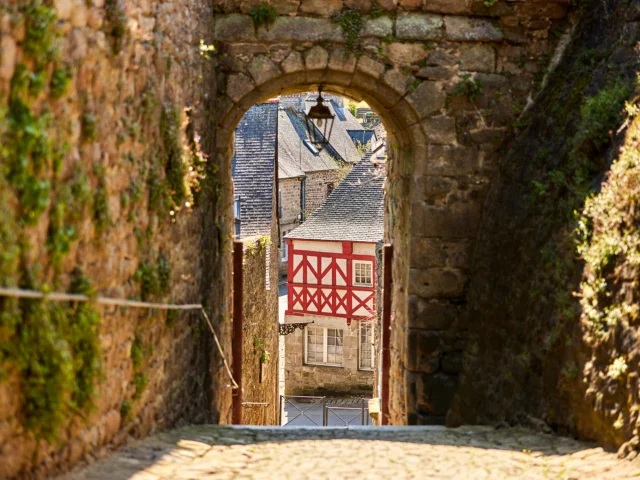 Moncontour-de-Bretagne - ruelle