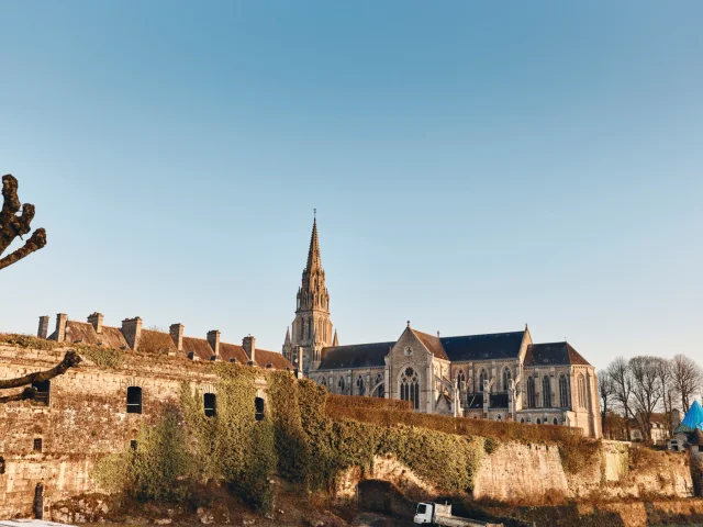Quintin -  Basilique Notre Dame de Délivrance