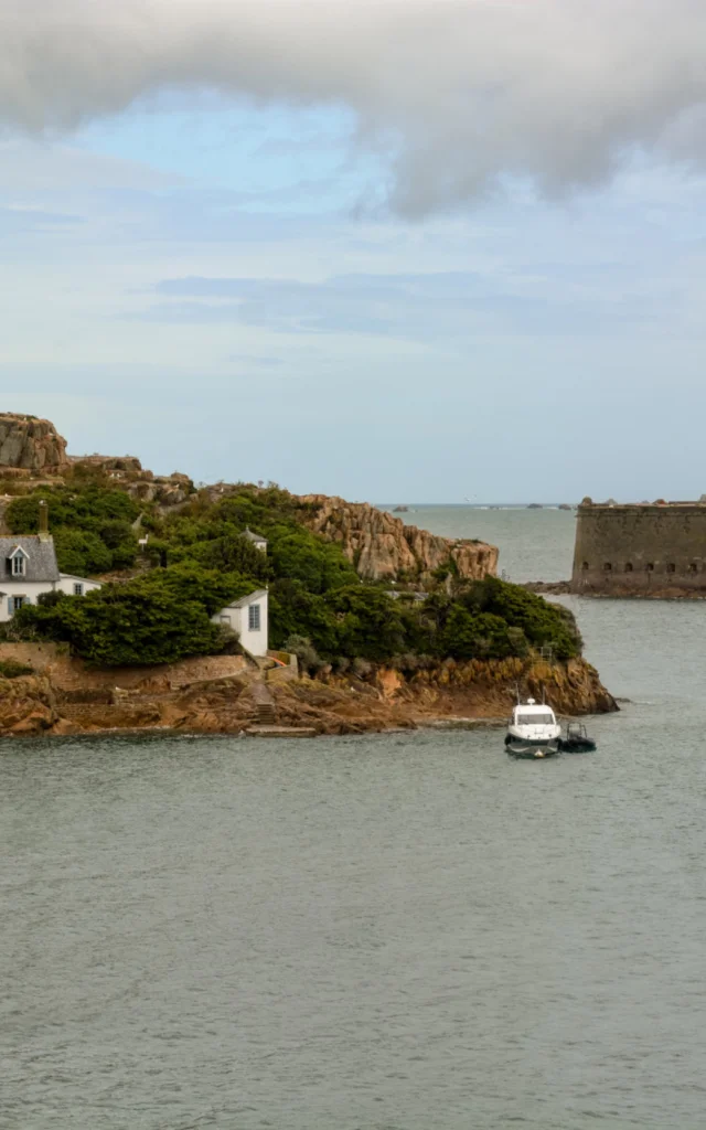 Île Louët - Château du Taureau