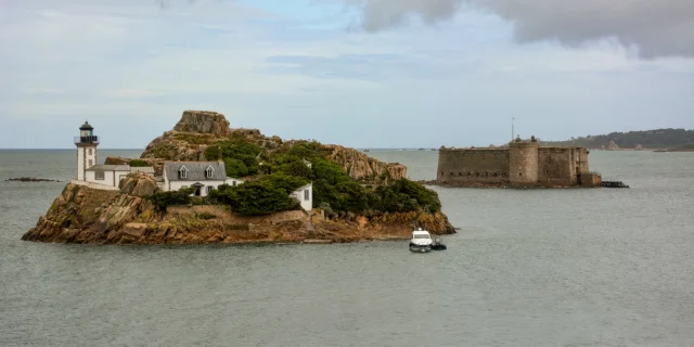 Île Louët - Château du Taureau