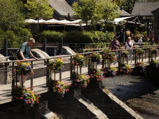 La Gacilly - Pont et rivière Aff